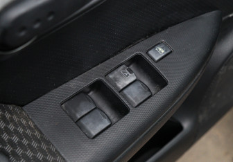 Подержанный автомобиль Nissan Note 2007 года (11 фото)