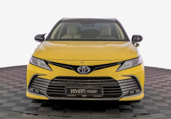 Подержанный автомобиль Toyota Camry Sedan 2022 года (2 фото)