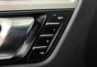 Подержанный автомобиль Porsche Macan 2014 года (18 фото)