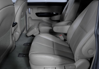 Подержанный автомобиль Kia Carnival 2019 года (10 фото)