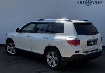 Подержанный автомобиль Toyota Highlander 2012 года (6 фото)