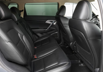 Подержанный автомобиль Geely Atlas 2019 года (14 фото)