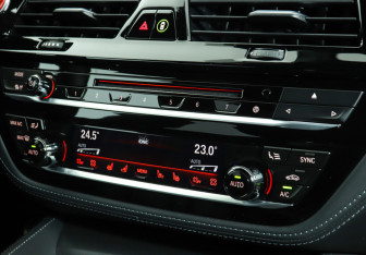 Подержанный автомобиль BMW M5 Sedan 2018 года (20 фото)