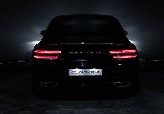 Подержанный автомобиль Genesis G80 2021 года (17 фото)