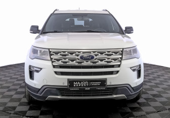 Подержанный автомобиль Ford Explorer 2018 года (2 фото)