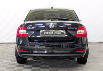 Подержанный автомобиль Skoda Octavia Liftback 2019 года (6 фото)
