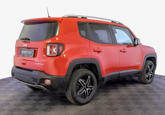 Подержанный автомобиль Jeep Renegade 2018 года (5 фото)