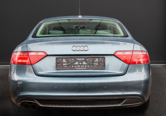 Подержанный автомобиль Audi A5 Coupe 2009 года (5 фото)