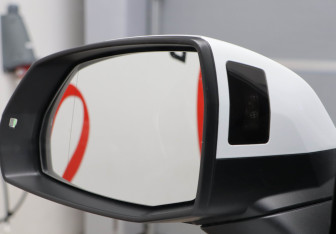 Подержанный автомобиль Audi Q7 2016 года (29 фото)