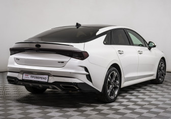 Подержанный автомобиль Kia K5 2021 года (5 фото)