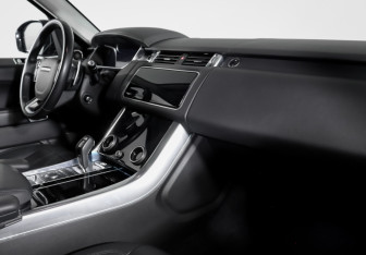 Подержанный автомобиль Land Rover Range Rover Sport 2020 года (9 фото)