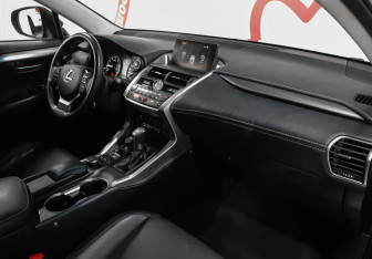 Подержанный автомобиль Lexus NX 2014 года (9 фото)
