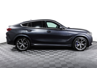 Подержанный автомобиль BMW X6 2020 года (4 фото)