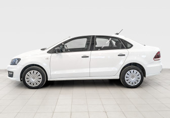 Подержанный автомобиль Volkswagen Polo Sedan 2019 года (8 фото)