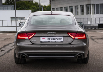 Подержанный автомобиль Audi A7 2013 года (6 фото)