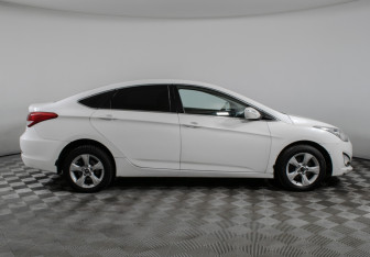 Подержанный автомобиль Hyundai i40 Sedan 2013 года (4 фото)