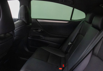 Подержанный автомобиль Lexus ES 2020 года (11 фото)
