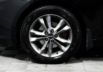 Подержанный автомобиль Kia Optima Sedan 2012 года (8 фото)