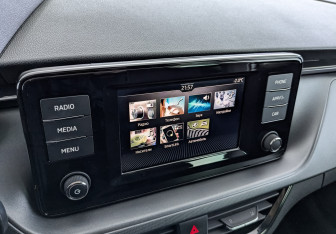 Подержанный автомобиль Skoda Rapid Liftback 2022 года (26 фото)