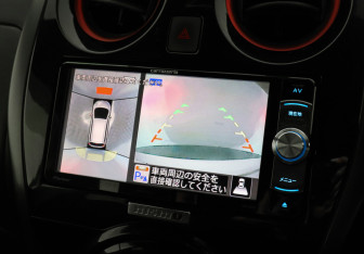 Подержанный автомобиль Nissan Note 2018 года (13 фото)