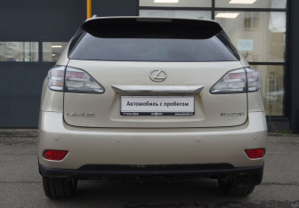 Подержанный автомобиль Lexus RX 2010 года (6 фото)