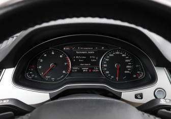 Подержанный автомобиль Audi Q7 2016 года (13 фото)