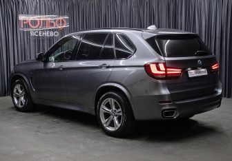 Подержанный автомобиль BMW X5 2016 года (7 фото)