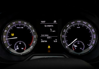 Подержанный автомобиль Skoda Octavia Wagon 2017 года (13 фото)