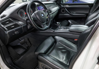 Подержанный автомобиль BMW X6 M 2012 года (16 фото)