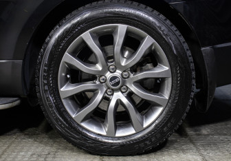 Подержанный автомобиль Land Rover Range Rover Sport 2015 года (25 фото)