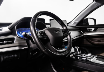Подержанный автомобиль Chery Tiggo 8 Pro 2021 года (14 фото)