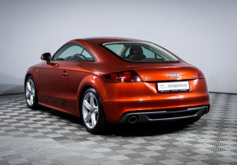 Подержанный автомобиль Audi TT Coupe 2011 года (7 фото)