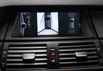 Подержанный автомобиль BMW X5 2010 года (19 фото)