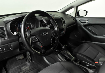 Подержанный автомобиль Kia Cerato Sedan 2018 года (11 фото)