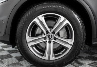 Подержанный автомобиль Mercedes-Benz GLC Coupe 2019 года (17 фото)