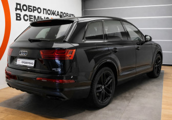 Подержанный автомобиль Audi Q7 2019 года (4 фото)