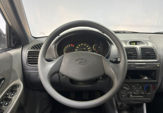 Подержанный автомобиль Hyundai Accent Sedan 2008 года (17 фото)
