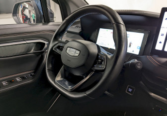 Подержанный автомобиль Geely Okavango 2024 года (26 фото)