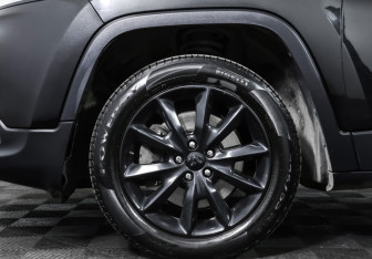 Подержанный автомобиль Jeep Cherokee 2014 года (23 фото)