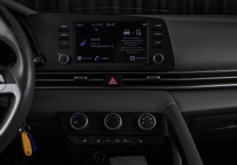 Подержанный автомобиль Hyundai Elantra Sedan 2021 года (16 фото)