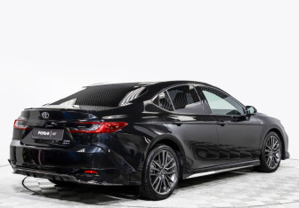 Подержанный автомобиль Toyota Camry Sedan 2024 года (4 фото)