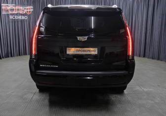 Подержанный автомобиль Cadillac Escalade Suv 2020 года (6 фото)