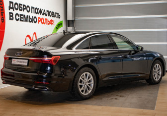 Подержанный автомобиль Audi A6 Sedan 2020 года (4 фото)