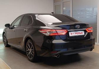Подержанный автомобиль Toyota Camry Sedan 2022 года (6 фото)
