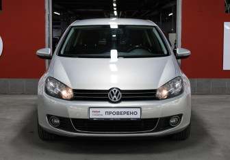 Подержанный автомобиль Volkswagen Golf Hatchback 2012 года (2 фото)