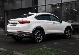 Подержанный автомобиль Geely Tugella 2022 года (5 фото)