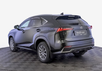 Подержанный автомобиль Lexus NX 2020 года (7 фото)