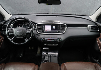 Подержанный автомобиль Kia Sorento 2019 года (10 фото)