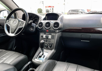 Подержанный автомобиль Opel Antara 2008 года (9 фото)