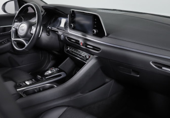 Подержанный автомобиль Hyundai Sonata 2019 года (9 фото)